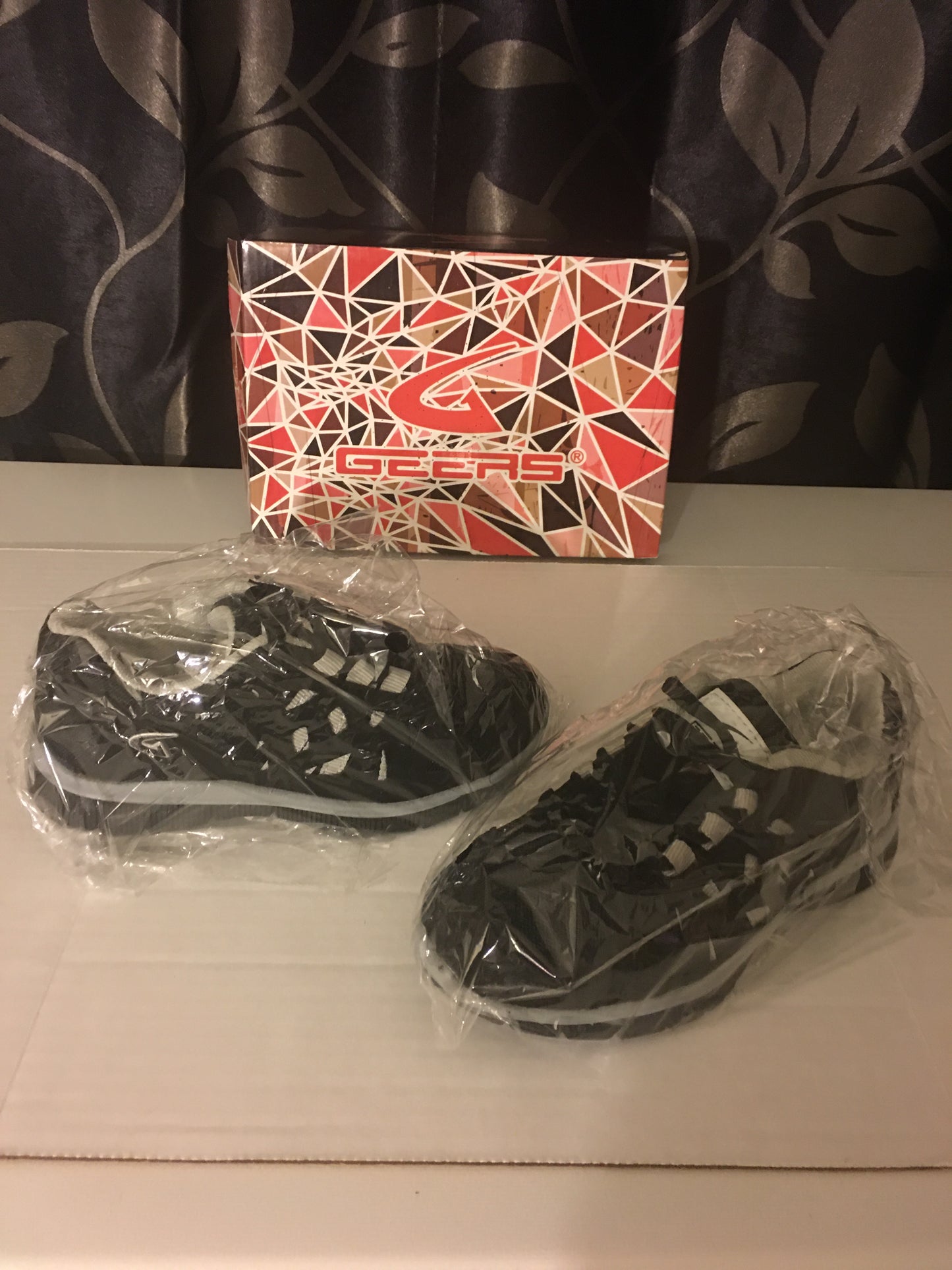 Boys Geers Black and Gray Tennis Shoes