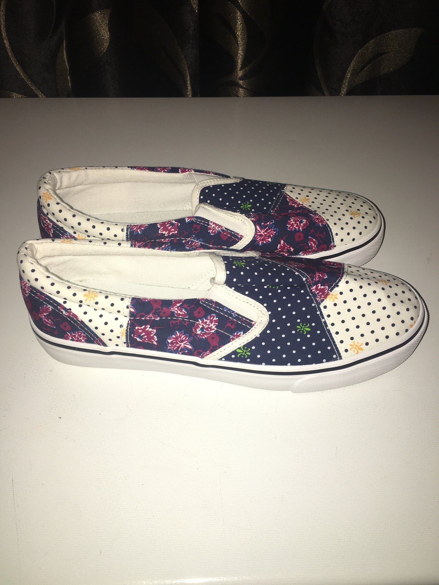 Adokoo Floral Print Slip-Ons