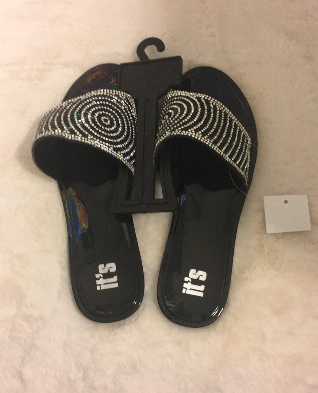 Girl’s it’s fashion sandals