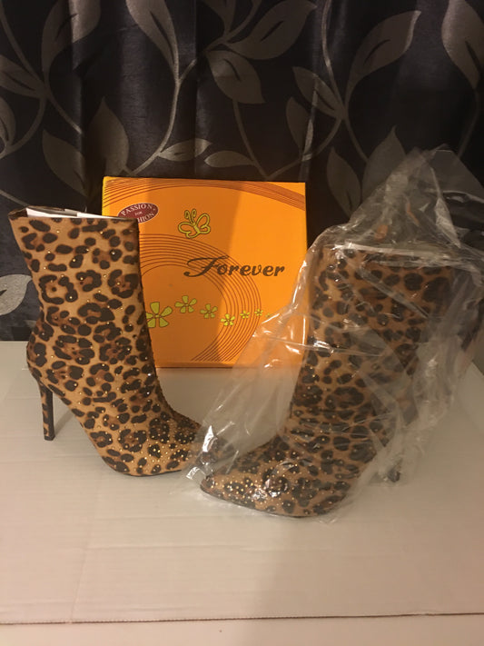 Forever Cat Walk Bootie Leopard Heels