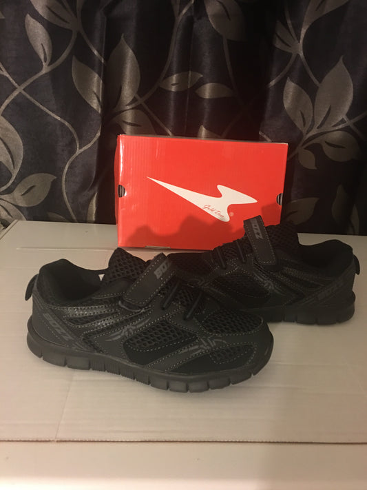 Boys Buzz All Black Tennis Shoes