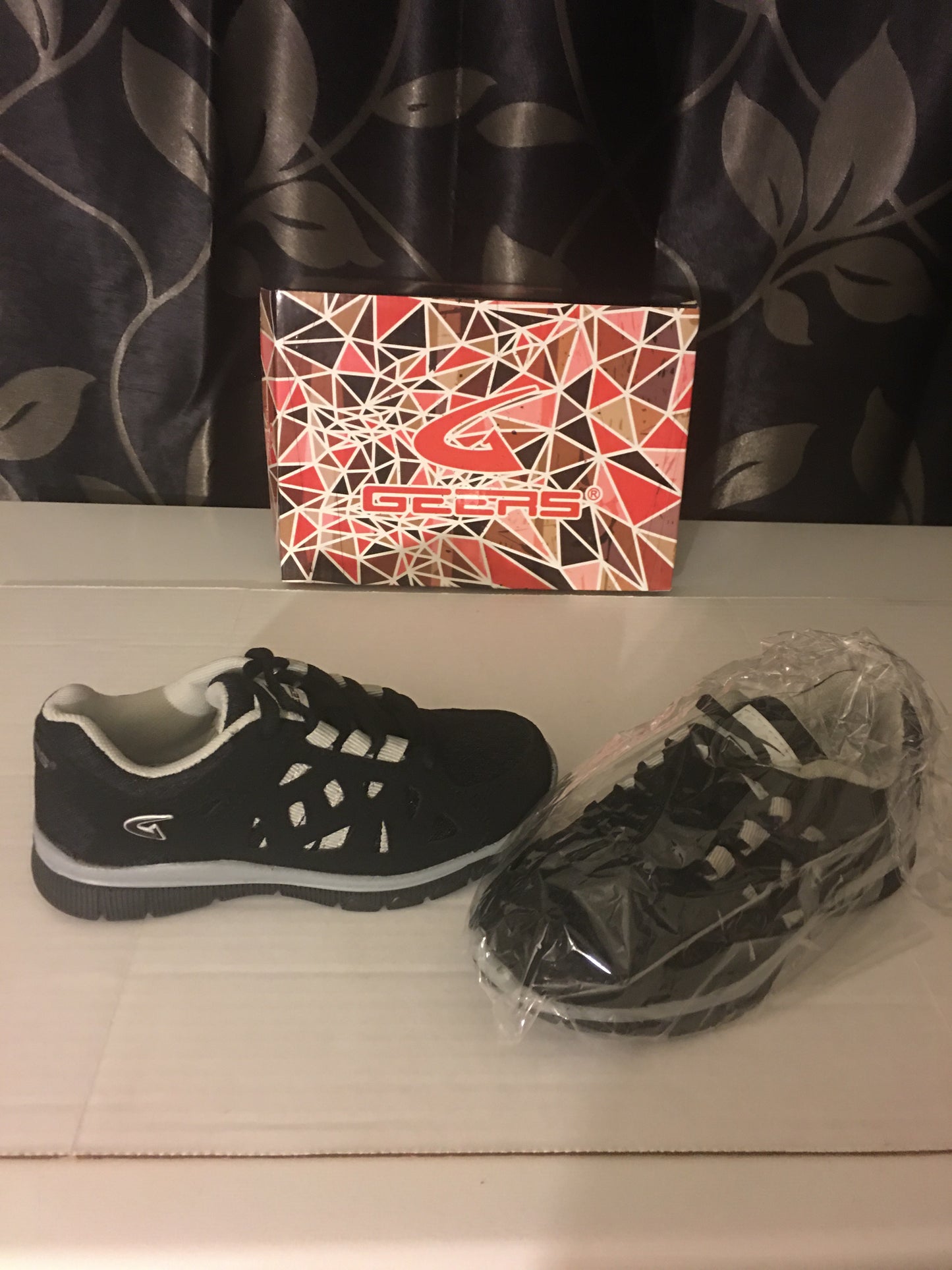 Boys Geers Black and Gray Tennis Shoes