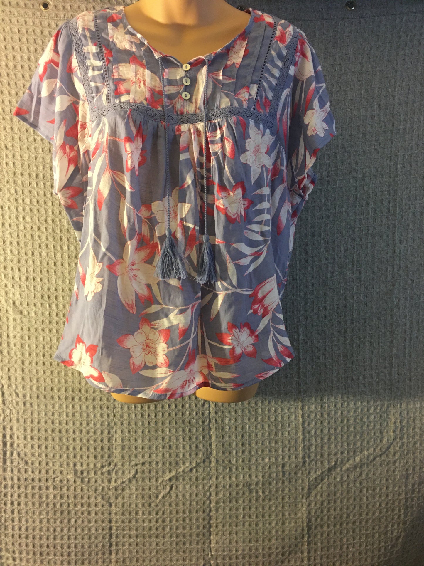 Como Blu Sheer Top